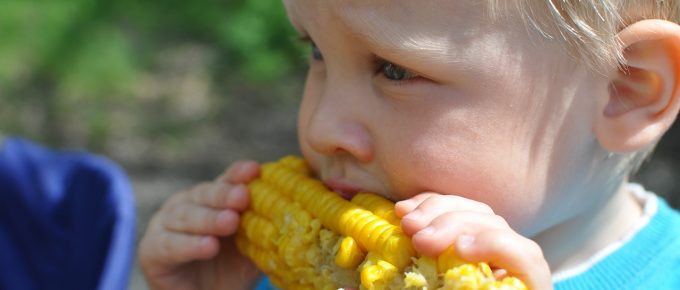 kid eating