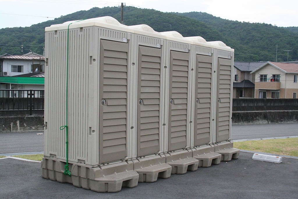 1024px-Portable_toilets_of_Japan_A09_1