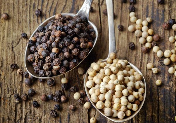 White pepper oil