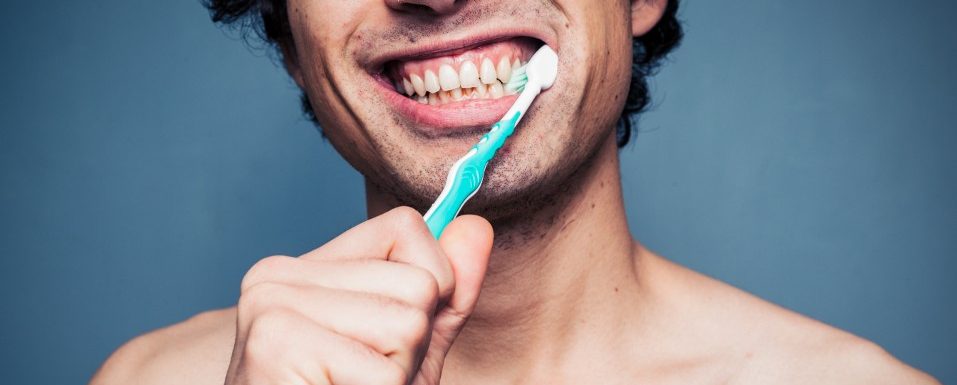 Brush teeth after tooth extraction